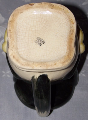The basemark on a Mickey Mouse yellow glove juicer