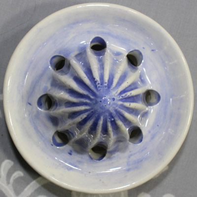 The basemark on a Pinhead with blue hat juicer