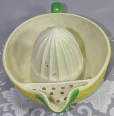 Manto Ware base mark Yellow, white and green with strainer wall juicer