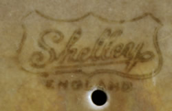 The basemark on a brown 1 piece Shelley juicer
