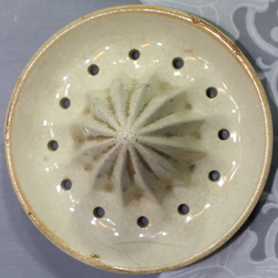 The reamer for a Japanese cupid cane handle bucket juicer