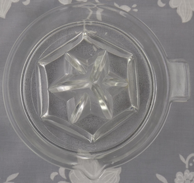 Barlett Collins clear glass juicer top view