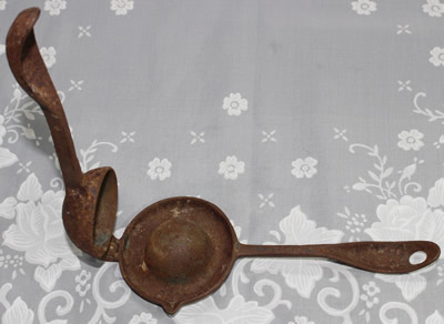 An open round bowl steel squeezer juicer