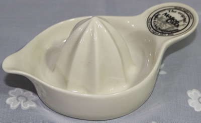 Small Mason Cash ceramic tab handle juicer
