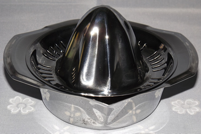 Benzer 2 piece stainless steel juicer